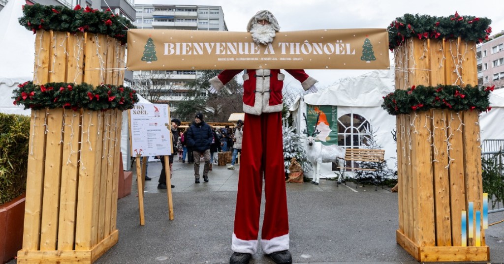 Santa at ThôNoël